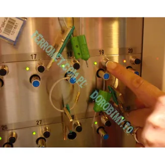 Elektroniczny depozytor kluczy TRAKA TOUCH, seria L - 2